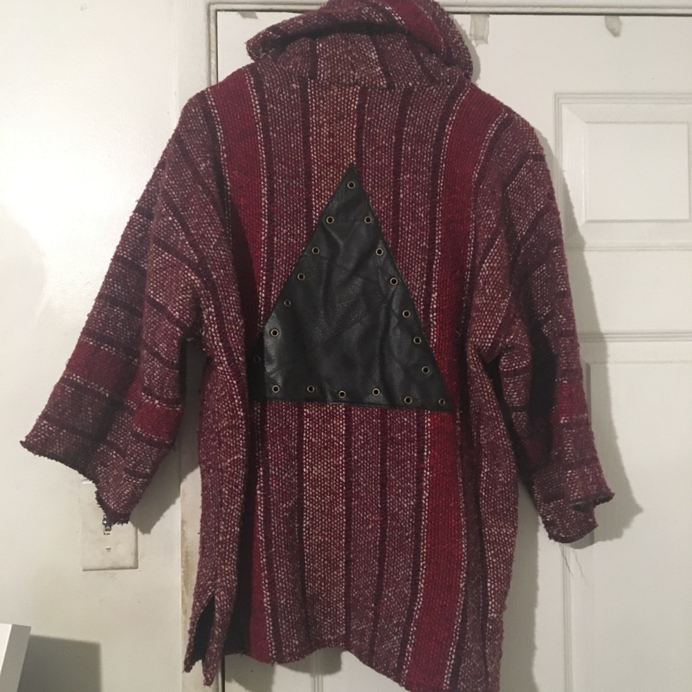 ⭕️SOLD⭕️ LF BURGUNDY STRIPE  SWEATER